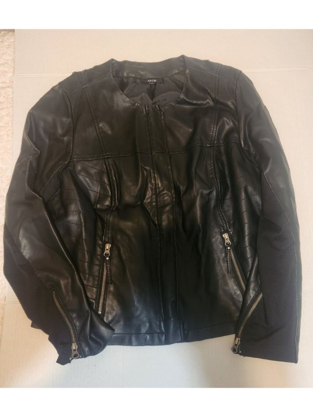APT 9 100% Leather Jacket Poly Lining Zipper Front & Pockets Women's